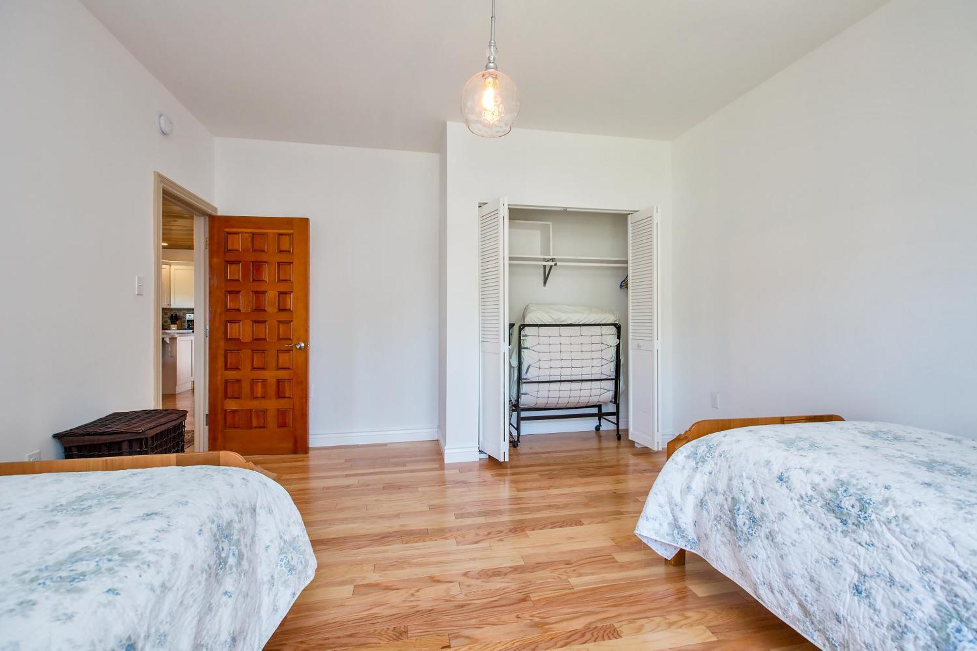 2br 2ba House, Ac, Near Ferry To San Francisco, 2 Free Parking Spaces *
