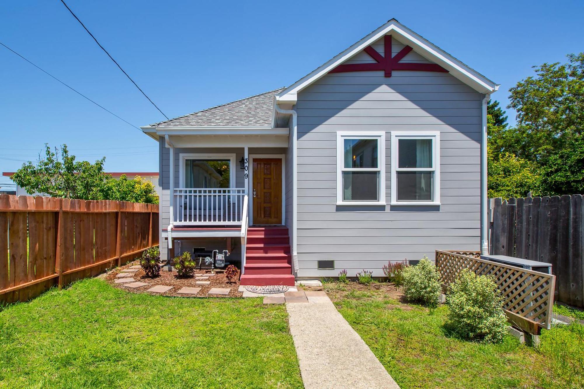 2br 2ba House, Ac, Near Ferry To San Francisco, 2 Free Parking Spaces *